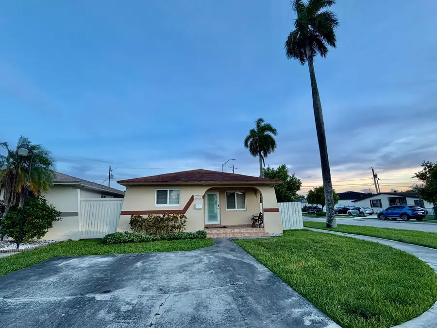 1092 W 32nd Street, Hialeah, FL 33012 - #2