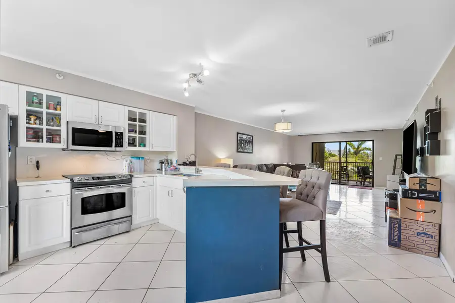 2205 S Cypress Bend Drive #302, Pompano Beach, FL 33069 - #2
