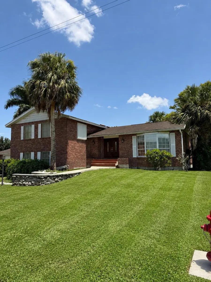 909 NE 3rd Street, Belle Glade, FL 33430 - #2