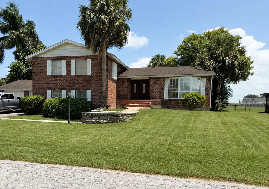 909 NE 3rd Street, Belle Glade, FL 33430 - #3