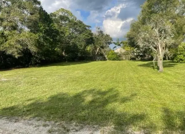 147th Ave N, Loxahatchee Groves, FL 33470