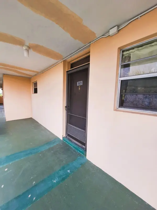 2900 NW 47th Terrace #303B, Lauderdale Lakes, FL 33313
