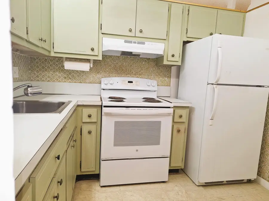 2900 NW 47th Terrace #303B, Lauderdale Lakes, FL 33313 - #3