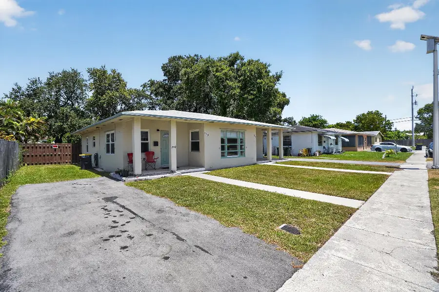 208 SW 2nd Place #1-2, Dania Beach, FL 33004 - #3
