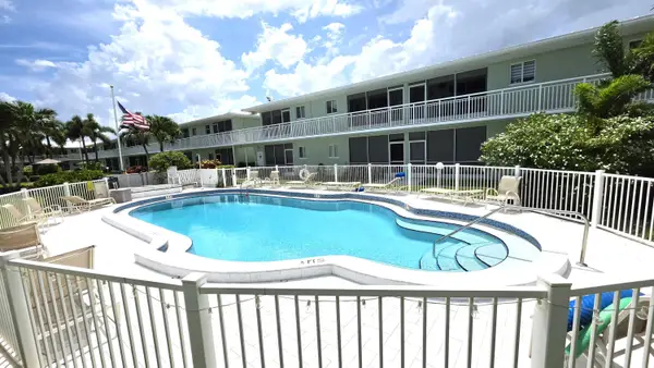 2100 NE 38th Street #219, Lighthouse Point, FL 33064
