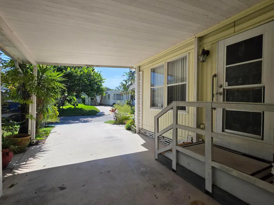 6125 N Guava Lane, Atlantis, FL 33462 - #2