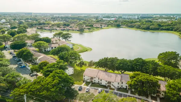 2900 Olivewood Terrace #201, Boca Raton, FL 33431