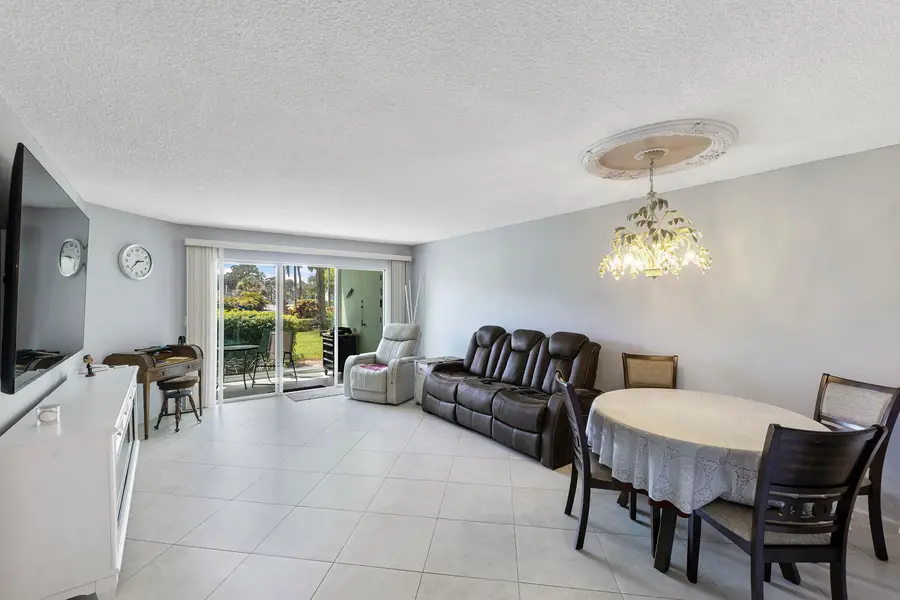 3590 Via Poinciana #107, Lake Worth, FL 33467 - #3