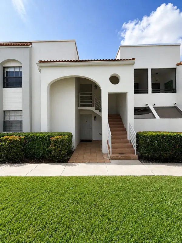 3545 Magellan Circle #352-5, Aventura, FL 33180