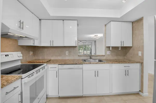 10 Willowbrook Lane #207, Delray Beach, FL 33446