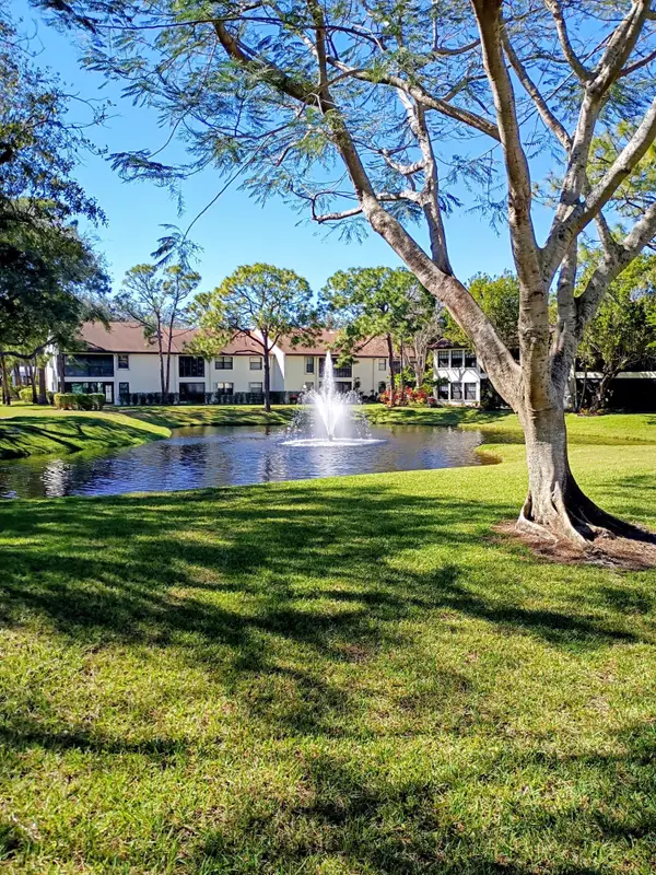 3451 Jog Park Drive, Greenacres, FL 33467
