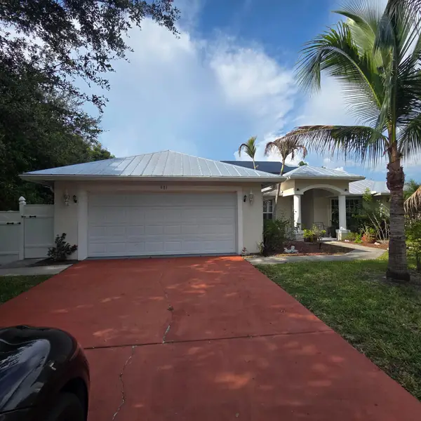 981 SW Mccracken Avenue, Port St Lucie, FL 34953