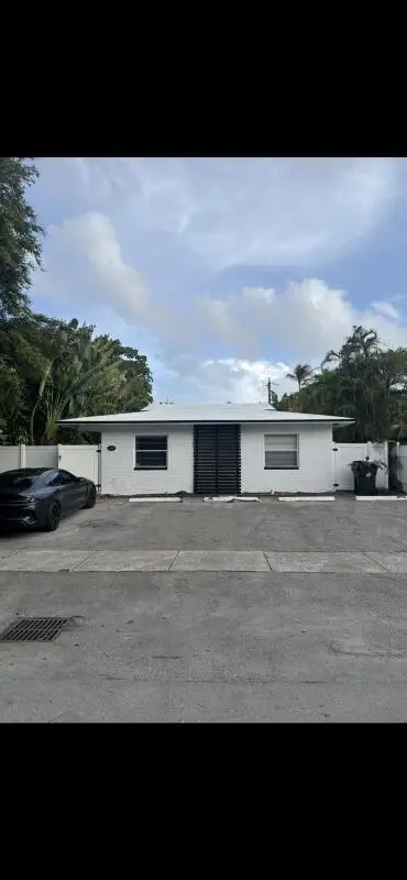 1640 NE 4th Place, Fort Lauderdale, FL 33301