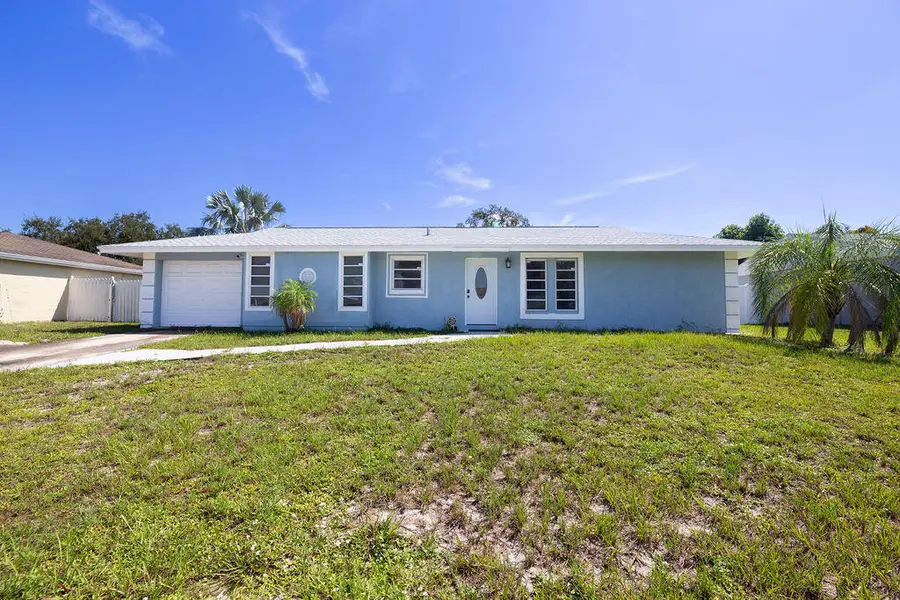 1337 SE Roanoke Street, Port Saint Lucie, FL 34952 - #2