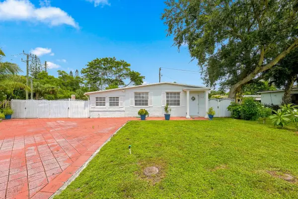 3239 Dolan Road, Palm Springs, FL 33406