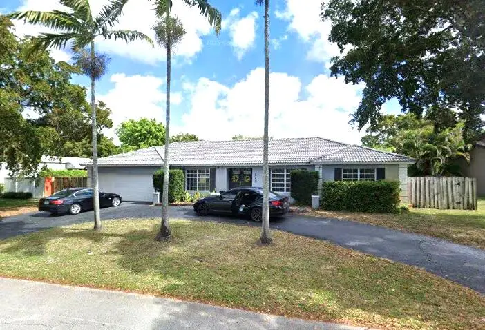 560 S Lake Dasha Drive, Plantation, FL 33324 - #1