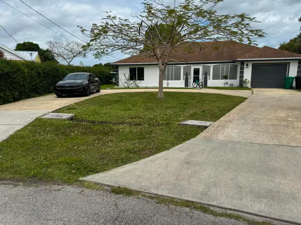 1691 SE Goucho Avenue, Port St Lucie, FL 34952