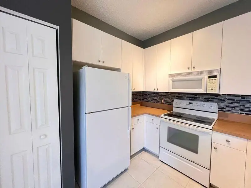 117 Lighthouse Circle #J, Tequesta, FL 33469 - #3