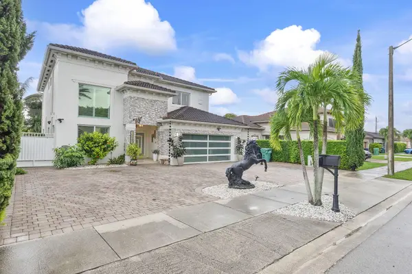 15580 SW 176th Terrace, Miami, FL 33187