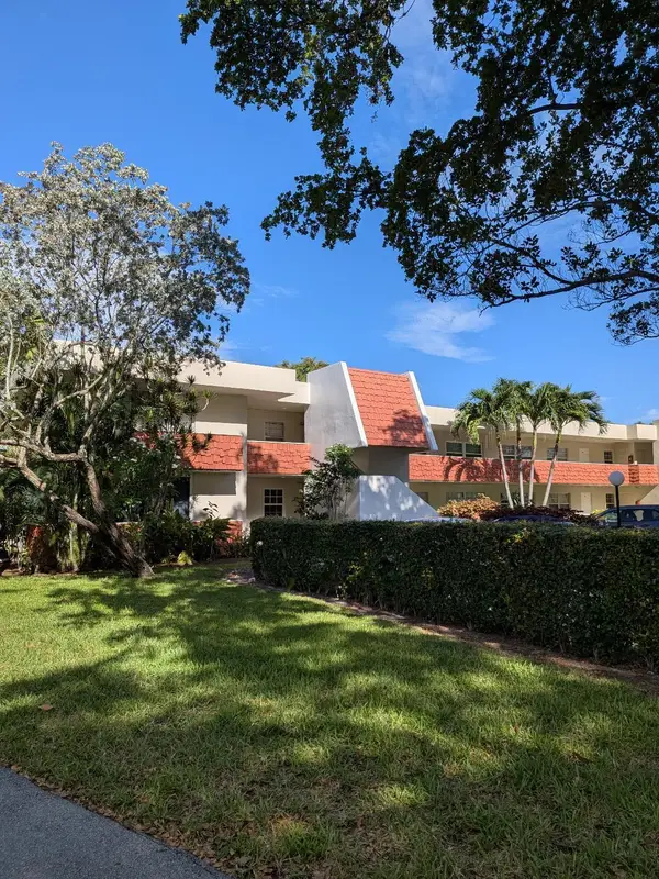 907 Cypress Terrace #205, Pompano Beach, FL 33069