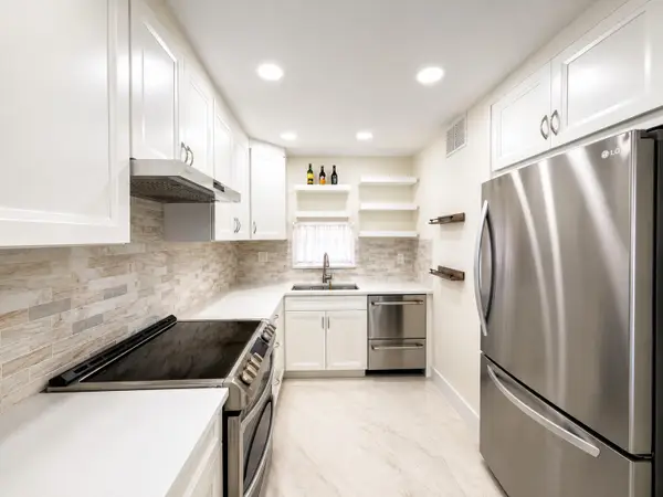 9411 N Hollybrook Lake Drive #310, Pembroke Pines, FL 33025