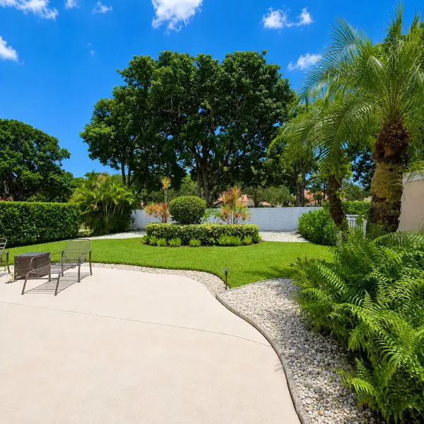 221 Green Point Circle, Palm Beach Gardens, FL 33418