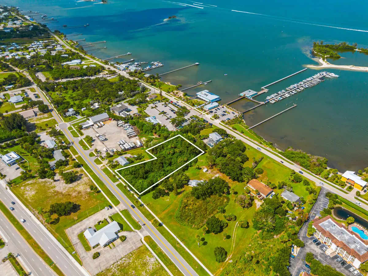 1654 N Central Avenue, Sebastian, FL 32958 - #1