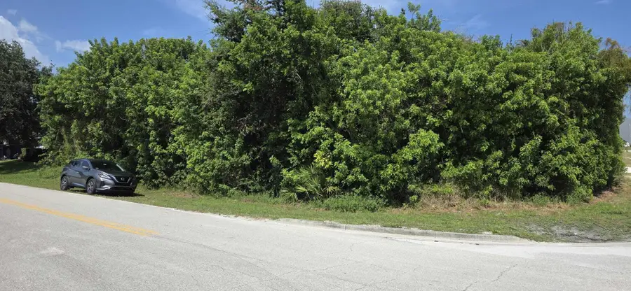 1330 4th Avenue Sw, Vero Beach, FL 32962 - #2