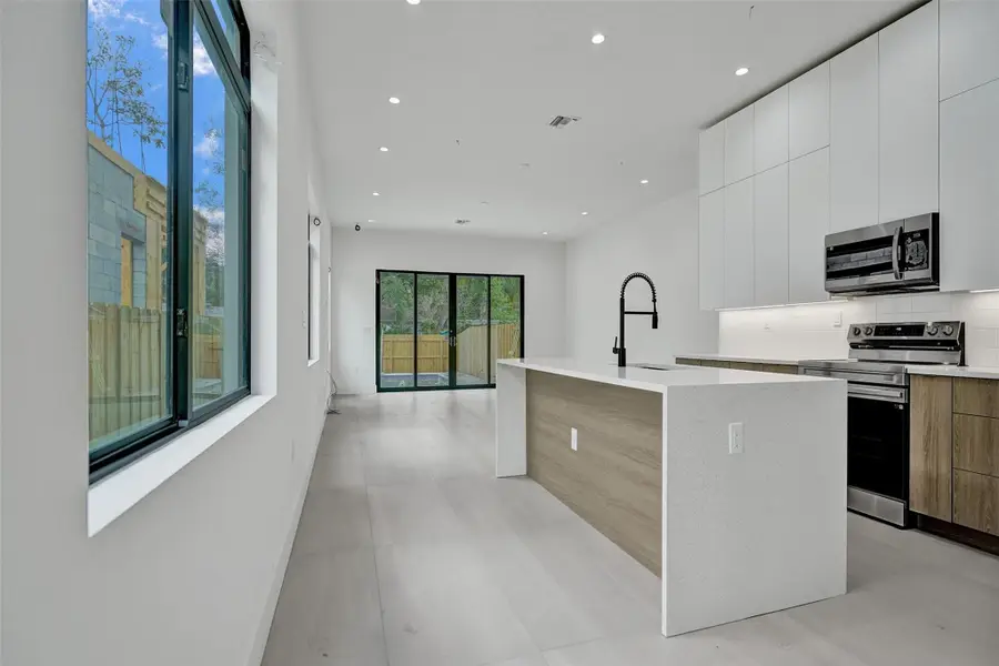 606 SW 7th Avenue, Fort Lauderdale, FL 33315 - #3
