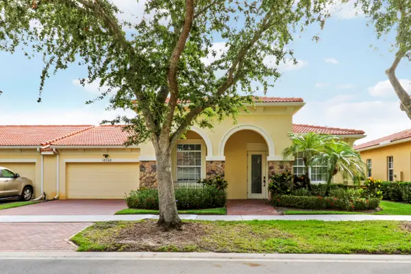 10150 SW Ambrose Way, Port St Lucie, FL 34986