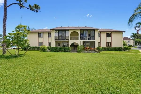 331 Knotty Pine Circle #C-1, Greenacres, FL 33463