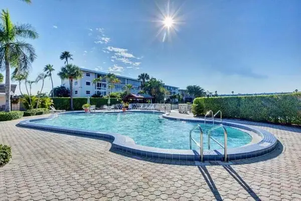 2855 Garden Drive S #307, Lake Worth, FL 33461