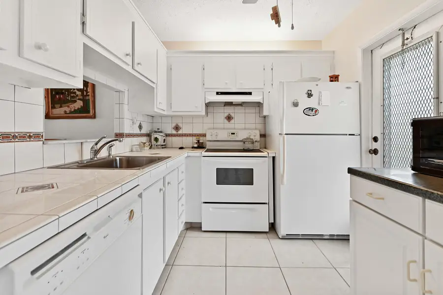 3506 NW 49th Avenue #603, Lauderdale Lakes, FL 33319 - #3