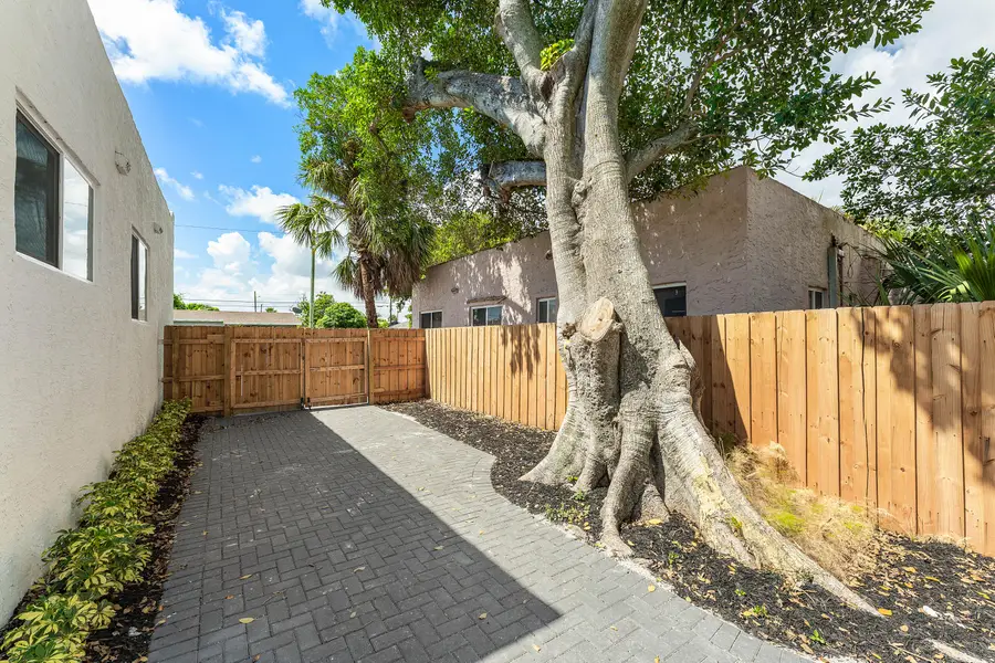 1150 W 25th Street, Riviera Beach, FL 33404 - #2