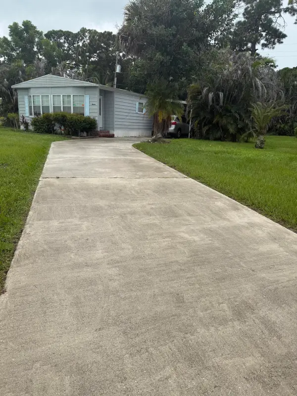 11 SE La Mesa, Port St Lucie, FL 34952