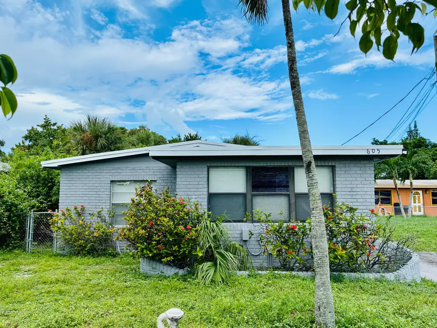 605 NW 9th Avenue, Pompano Beach, FL 33060 - #3