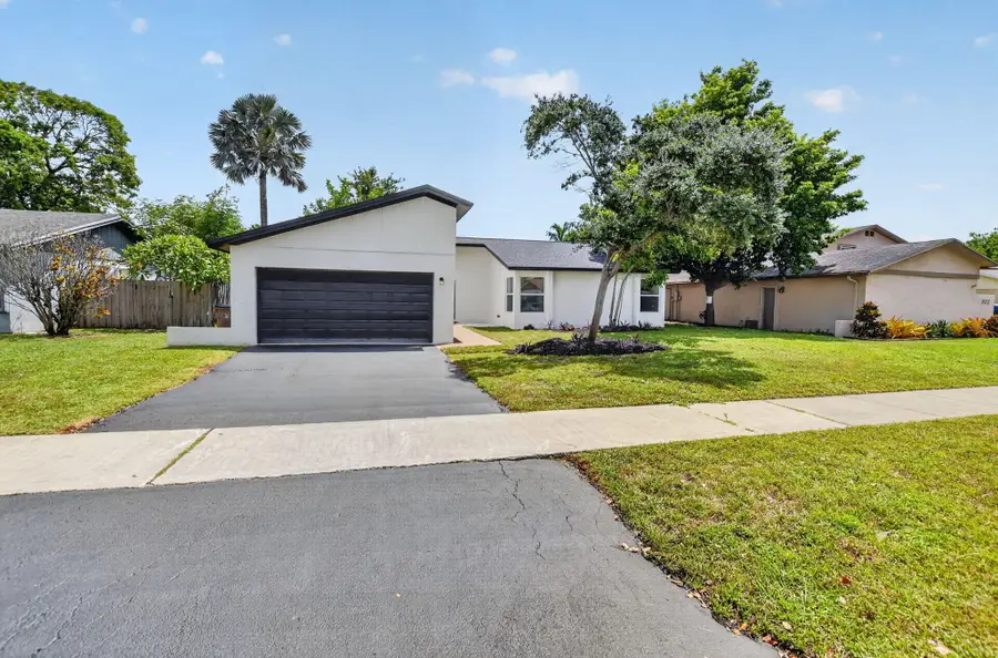 386 NW 40th Terrace, Deerfield Beach, FL 33442 - #2