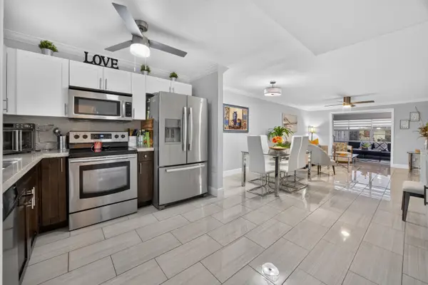9881 Sunrise Lakes Boulevard #308, Sunrise, FL 33322
