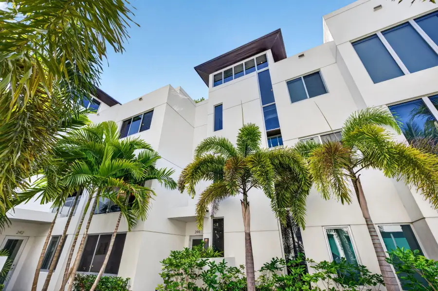 244 Garden Court, Lauderdale By The Sea, FL 33308 - #2
