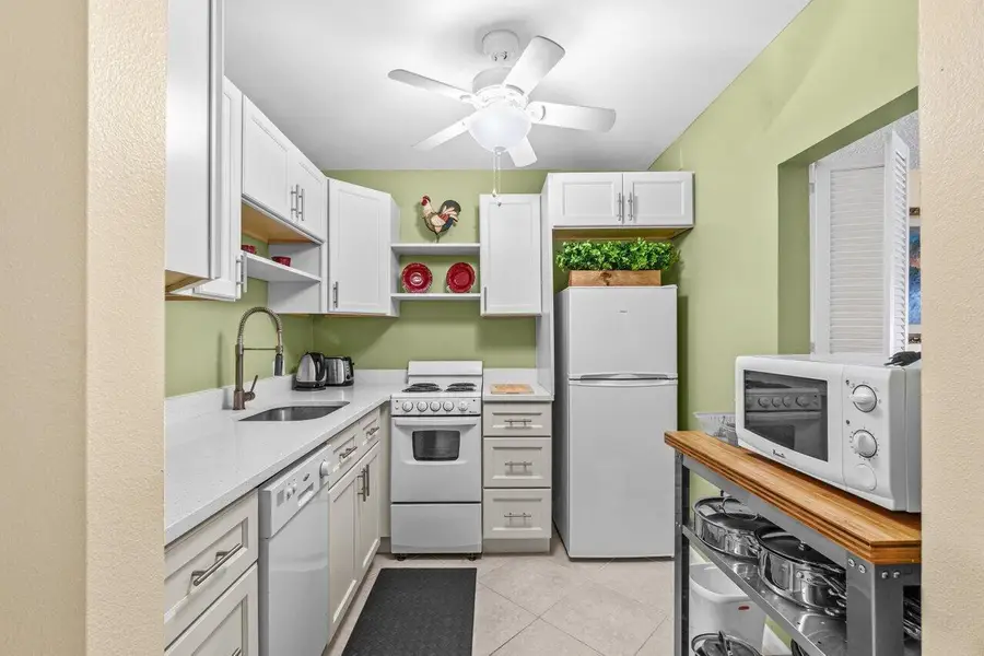 68 Suffolk B #680, Boca Raton, FL 33434 - #3