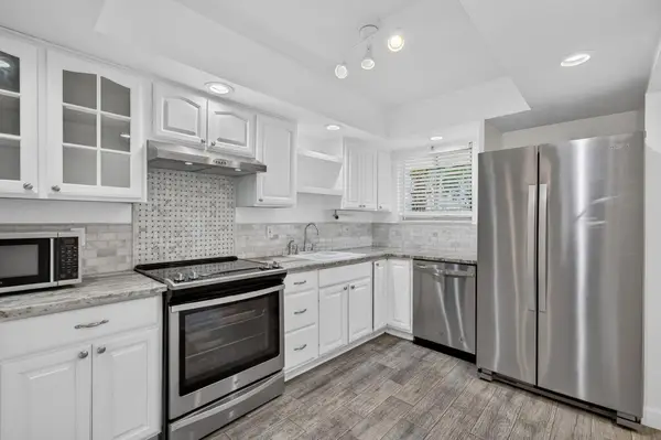 3186 Via Poinciana #115, Lake Worth, FL 33467