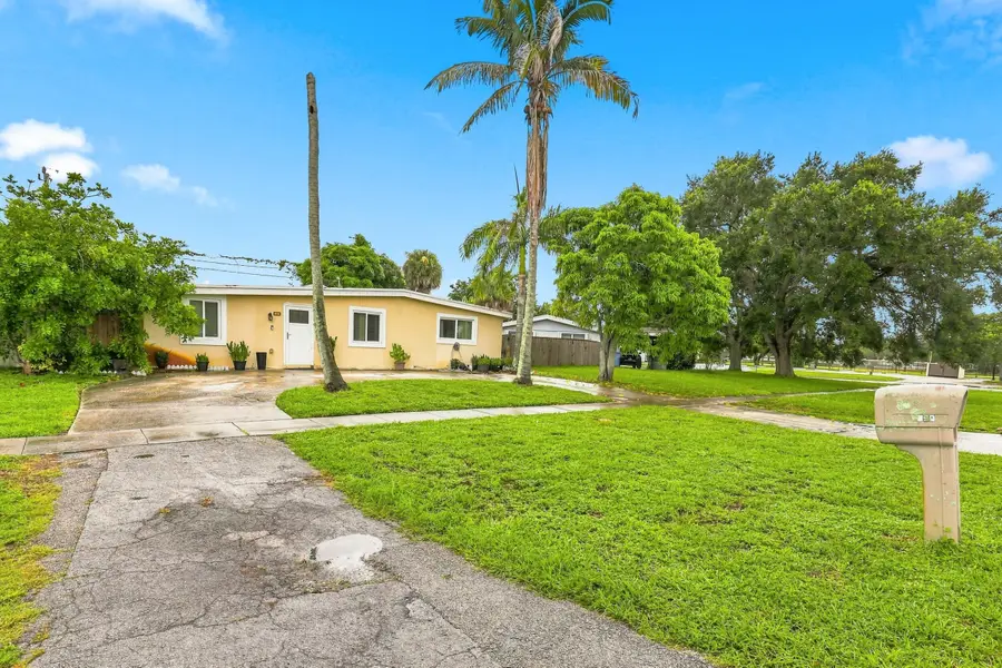 730 Gardenia Drive, Royal Palm Beach, FL 33411 - #2