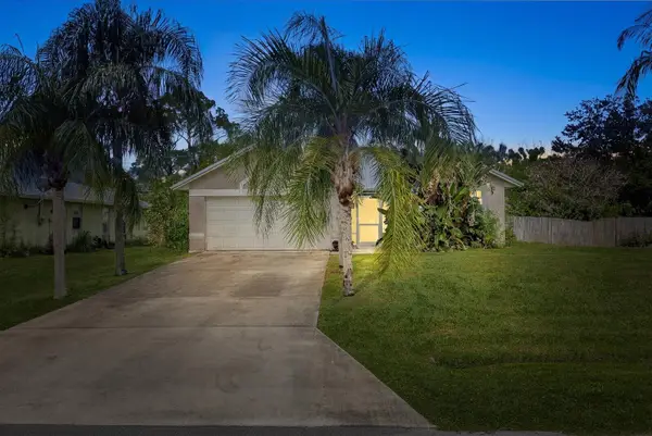 764 NE Eastlake Street, Port St Lucie, FL 34983