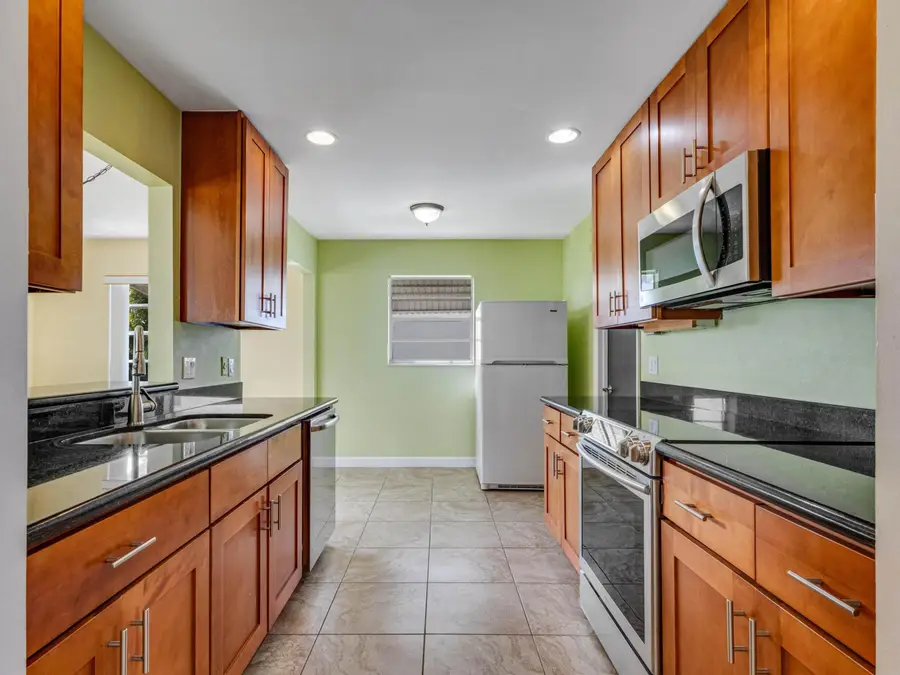2016 SW Golf Lane Sw, Boynton Beach, FL 33426 - #2