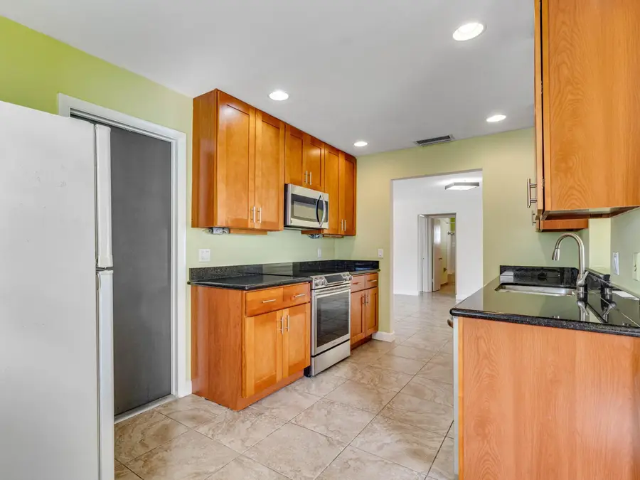 2016 SW Golf Lane Sw, Boynton Beach, FL 33426 - #3