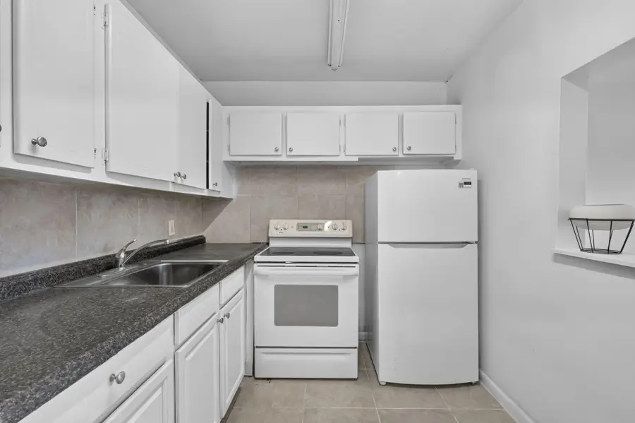 210 Canterbury J #1, West Palm Beach, FL 33417 - #2
