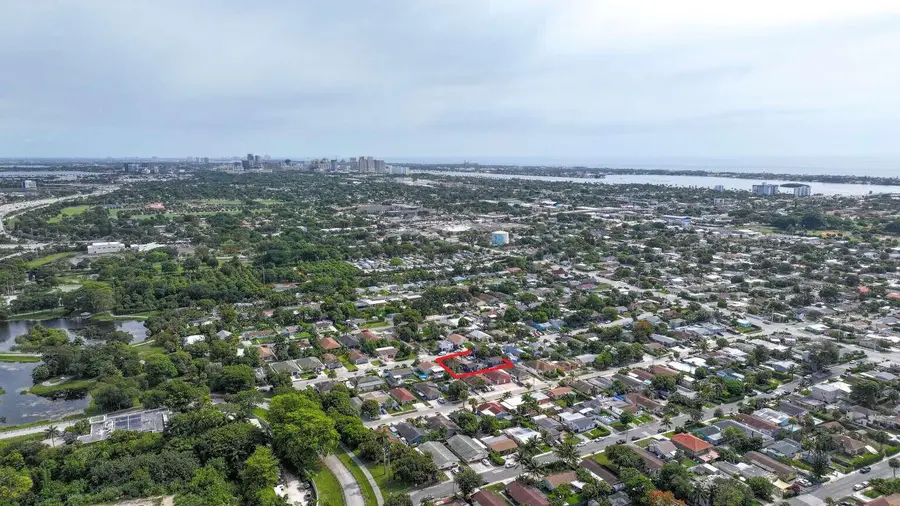 1000 W Lakewood Road, West Palm Beach, FL 33405 - #2