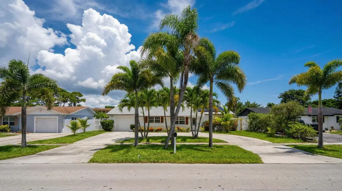 428 Alemeda Drive, Palm Springs, FL 33461 - #1