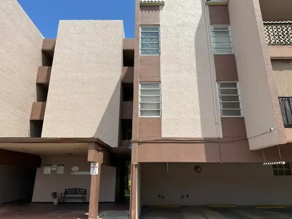 1900 W 68th Street #D101, Hialeah, FL 33014