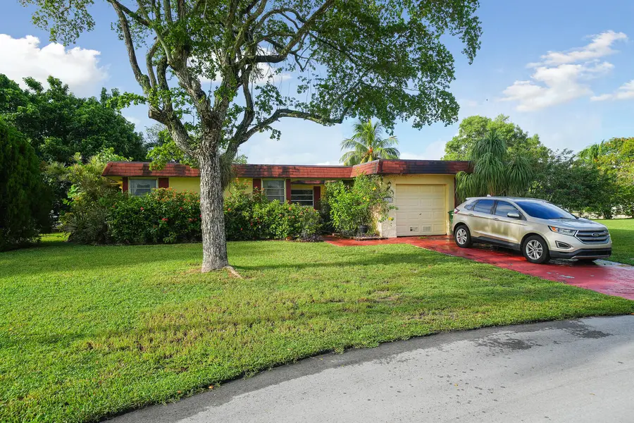 6311 NW 72nd Avenue, Tamarac, FL 33321 - #2